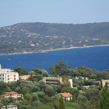 La Bastide Fleurie Rez De Piscine Διαμέρισμα *