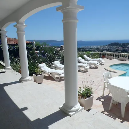 La Bastide Fleurie Rez De Piscine Διαμέρισμα *